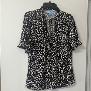 Cece Stylish Black and White Leopard Print Women's Top